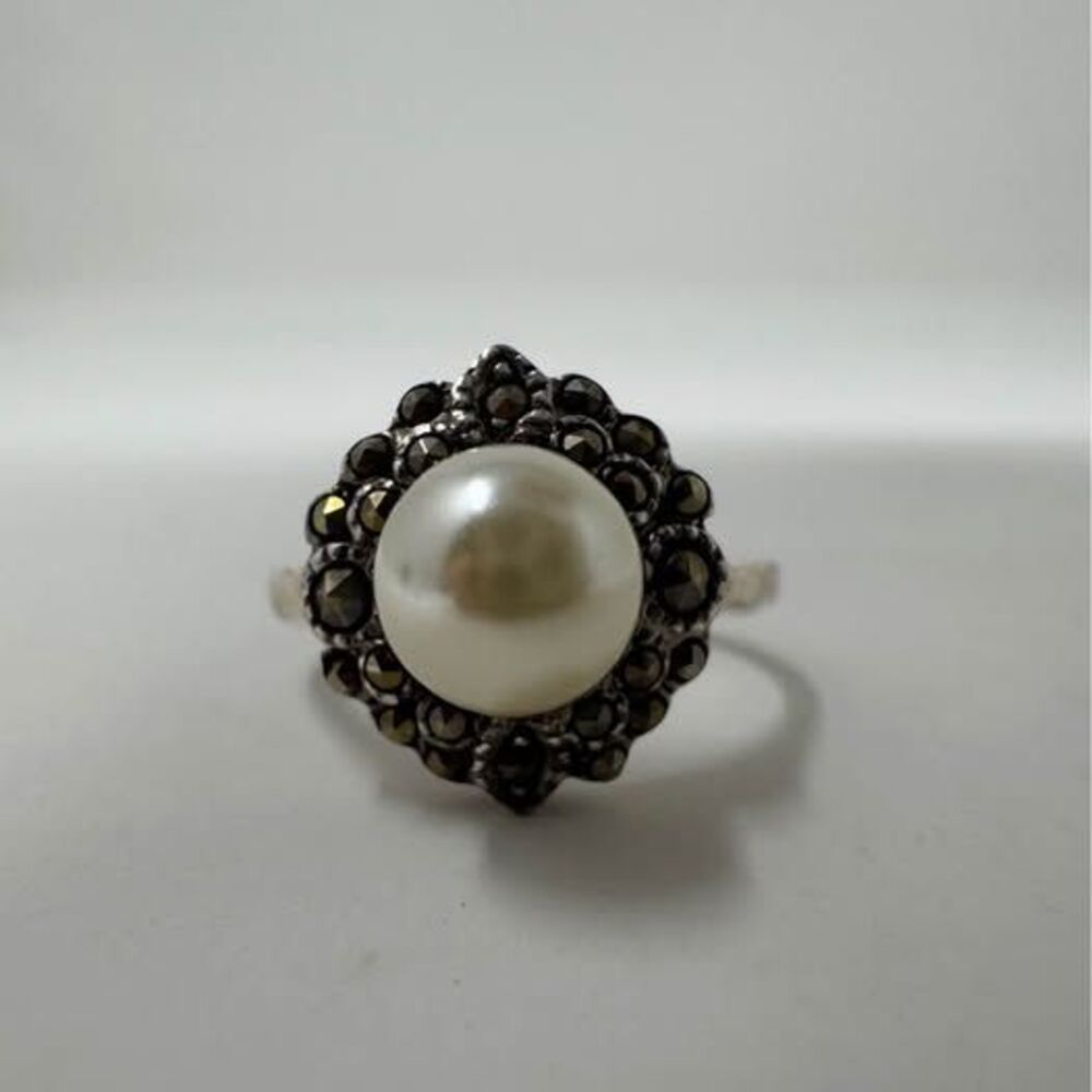 Vintage Sterling Silver Pearl and Marcasite Ring Size 7